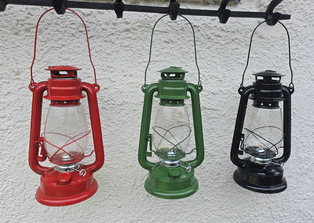 Klassische Sturmlaterne aus Metall & Glas Petroliumlaterne für Garten & Camping