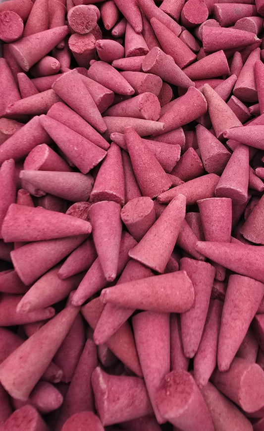 50 x Incense cones with apple-cinnamon scent, aromatic, red, Christmas