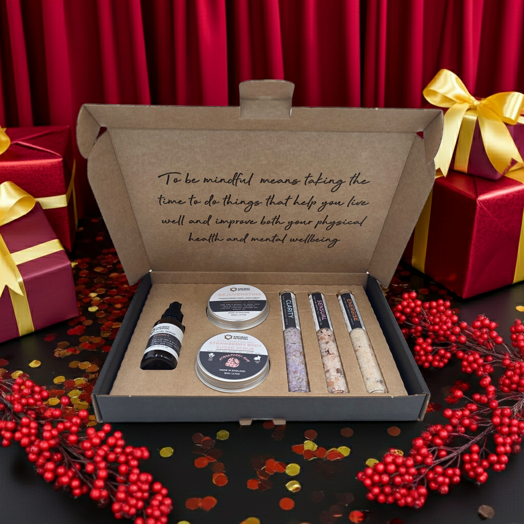 Wellness Geschenk-Set "Serenity Essential" Peeling Creme Badesalz Vitamin-Serum