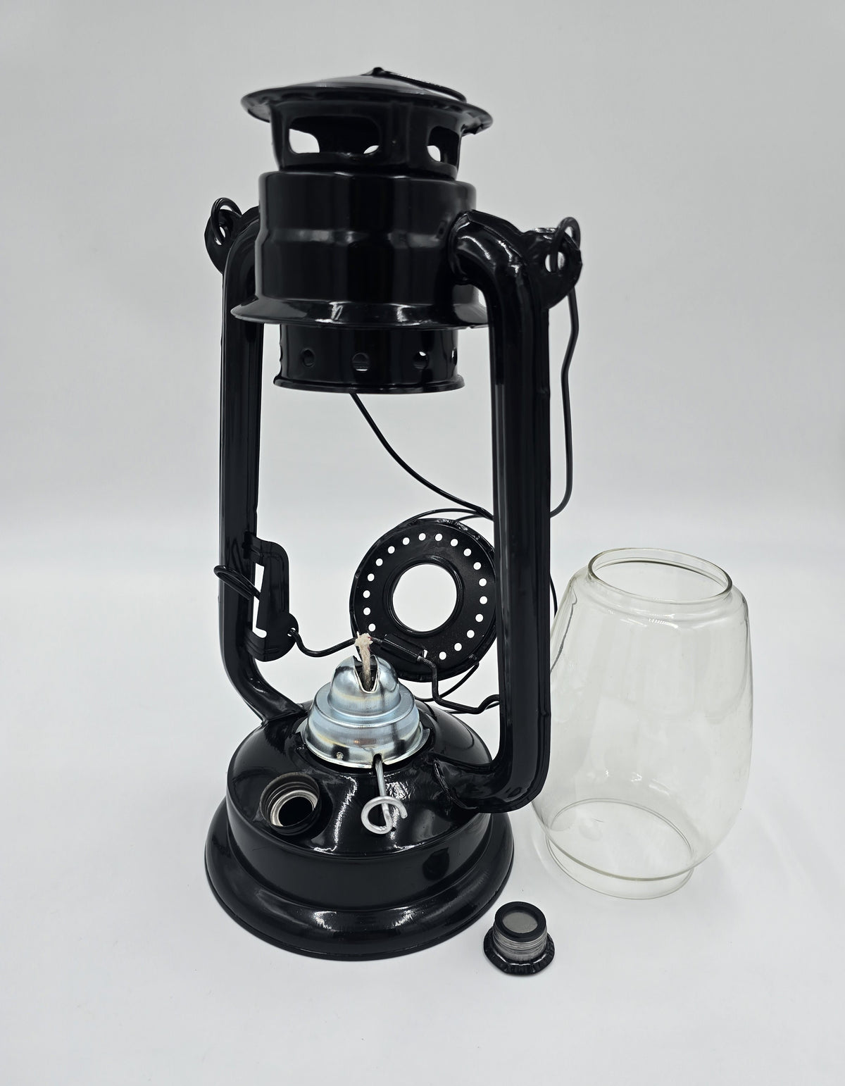 Klassische Sturmlaterne aus Metall & Glas Petroliumlaterne für Garten & Camping