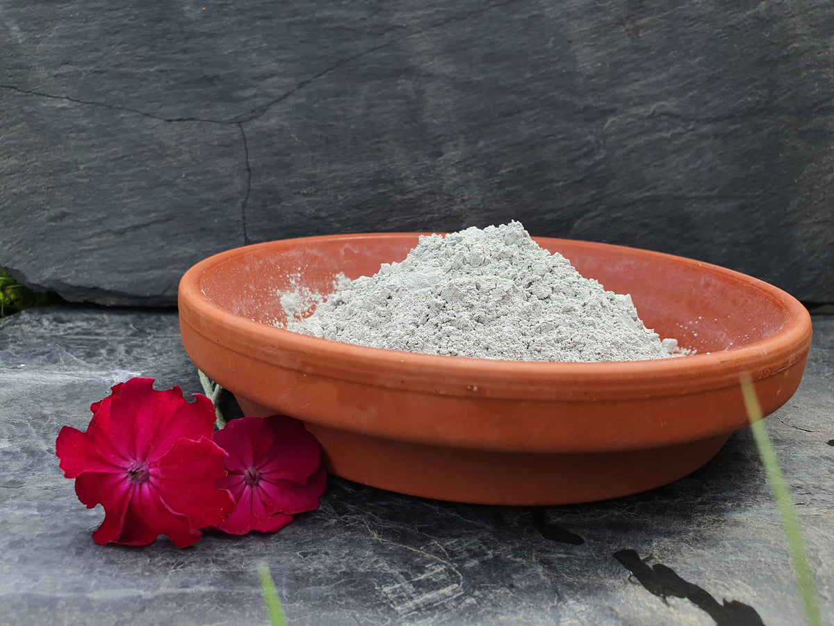 Rock flour from Franconia, diabase, mineral fertilizer, soil activator, dust bath for poultry