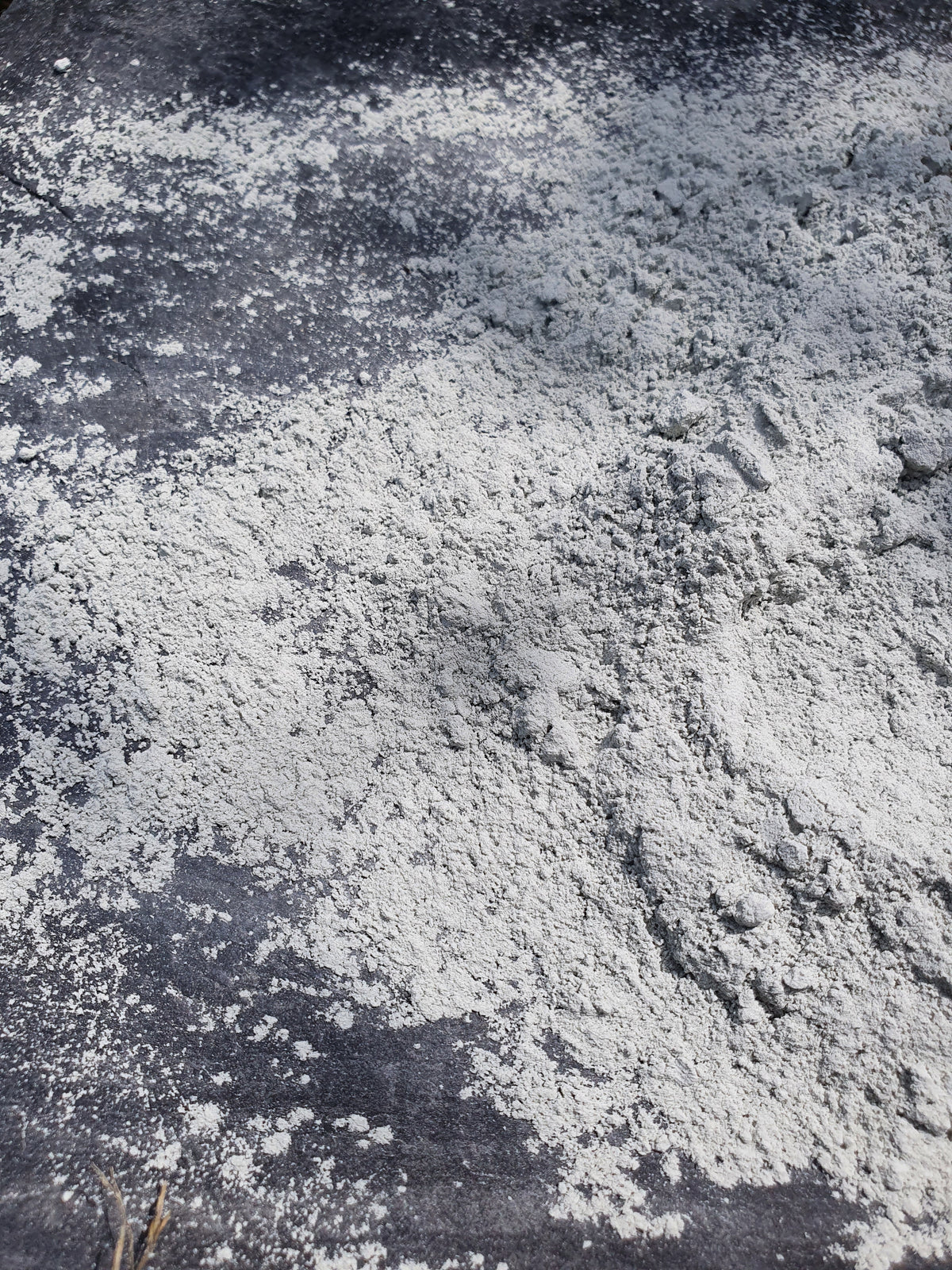 Rock flour from Franconia, diabase, mineral fertilizer, soil activator, dust bath for poultry